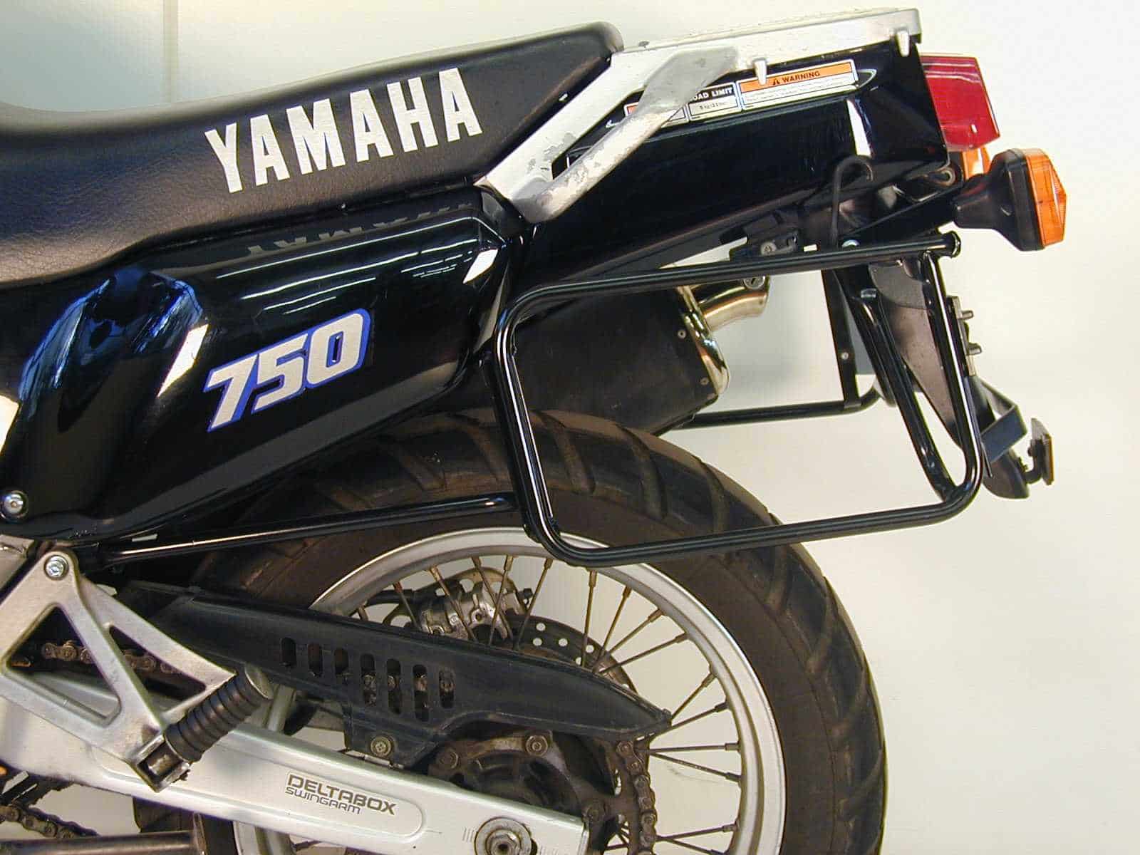Seitenkofferträger festverschraubt für Sebring Auspuffanlage schwarz für Yamaha XTZ 750 Super Ténéré (1989-1997)