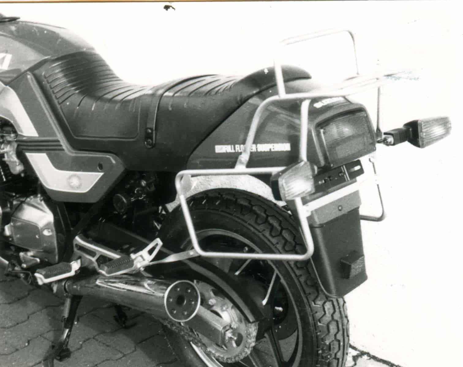 Komplettträgerset (Seitenkofferträger und Rohrgepäckbrücke Topcaseträger) schwarz für Suzuki GSX 750 ES/EF (1983-1988)