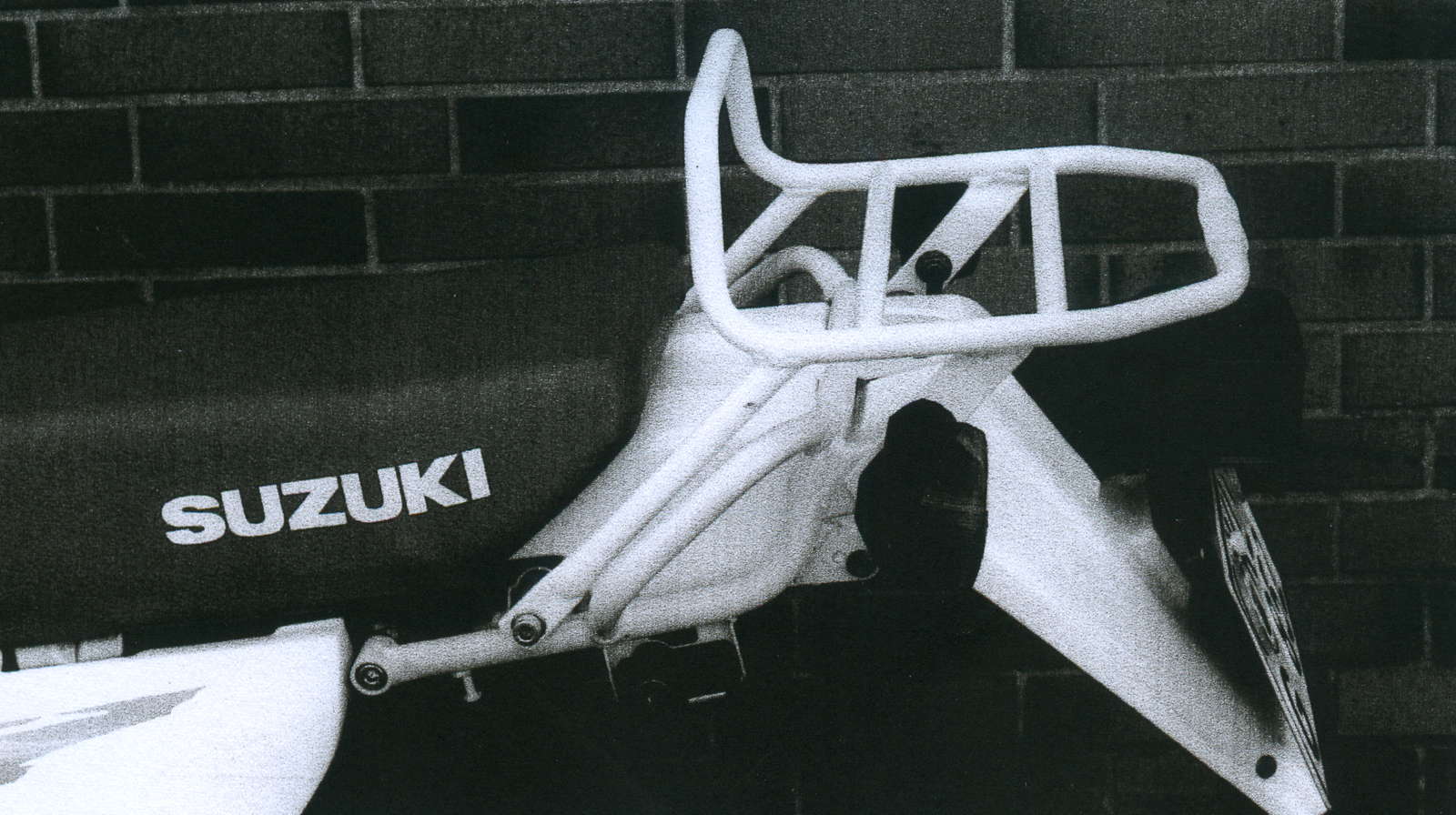 Rohrgepäckbrücke Topcaseträger schwarz für Suzuki DR 125 SE (1995-1998)